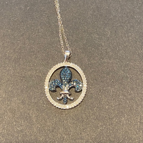 NWOT BLUE VELVET DIAMOND FLUER DE LIS NECKLACE - Picture 2 of 3